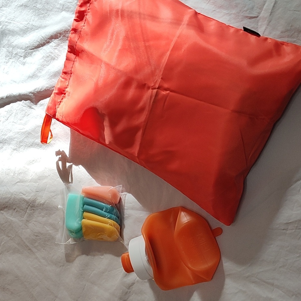 Packing Cubes Travel Bundle Collapsible Water Bottle & Silicone Bottle Covers - Picture 3 of 16
